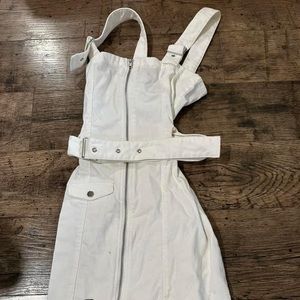 White zip up dress with belt